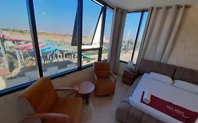 Dolphin Suites Hotel